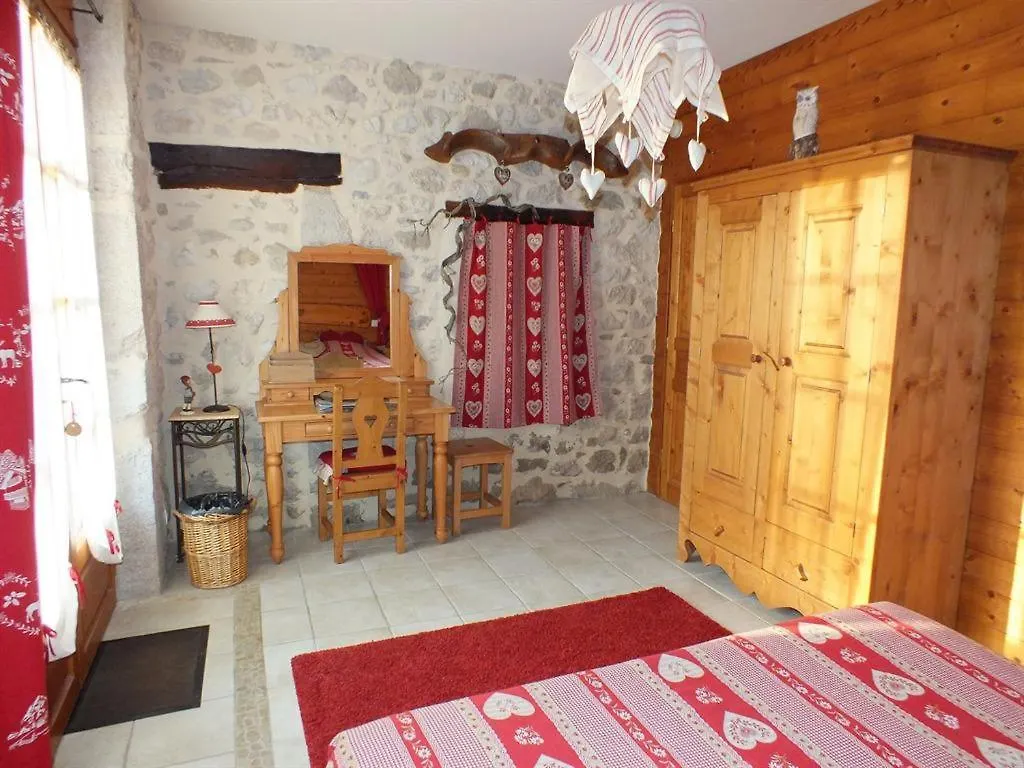 Les Grands Champs Hotel Attignat-Oncin Guest house
